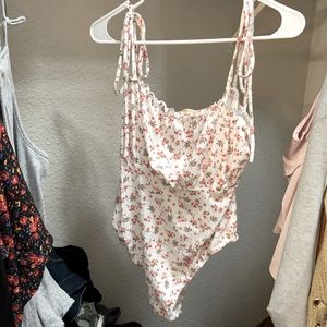 Misty rose brand, floral One piece plus size (3xl) strings tie on your shoulders